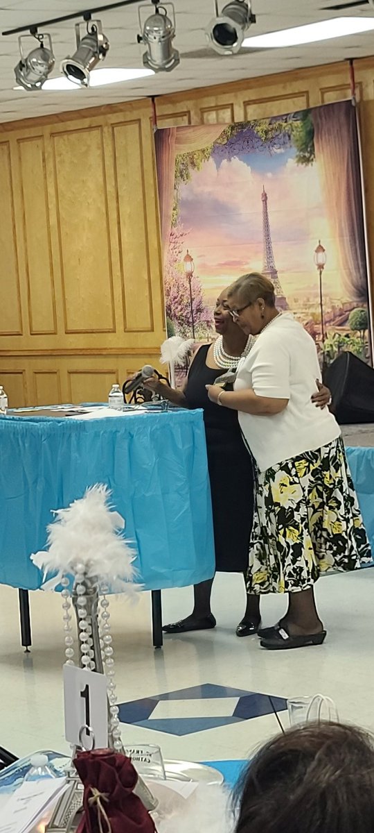 SayitSavoy's tweet image. Flight crew today Dr. Poindexter III, Annie Robertson, and me! Excited for the opportunity to minister at Women&apos;s Day Conference SFX. Congratulations to all the honorees! And shoutout to all my Sorority sisters that showed up! 💗💚 #FLIGHT #packlight #packright