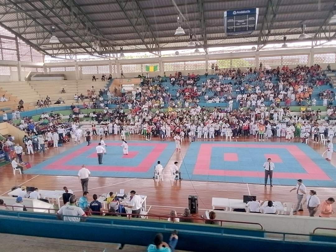 FedeManabi's tweet photo. Se cumple el segundo día del Campeonato Nacional Juvenil, Sub-21 y Sénior de Para-Karate y Karate Do, que se lleva a cabo en el coliseo José Saltos de @FedeManabi
#FDM
#KarateDoFDM
@karateecuador
@DeporteEc https://t.co/fwI1V76kuJ
