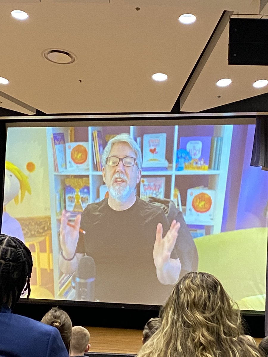 chalkandgrace's tweet photo. Listening to @peterhreynolds speak to the #TeachersOfPromise💫 as our culminating speech. https://t.co/vKycqqxrjy