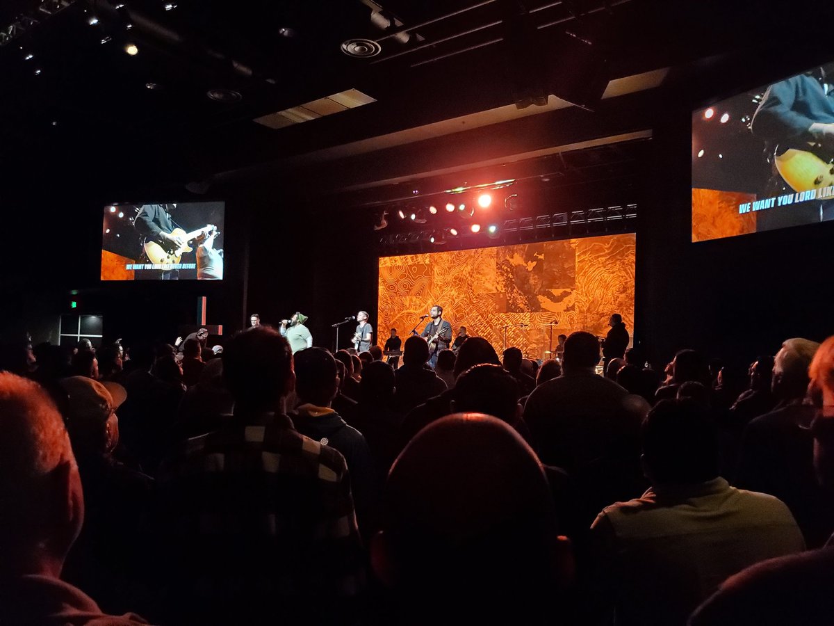 sandoval_ric's tweet photo. Great night last night @oneandallchurch, worshiping and hearing of the love of God with more than 700 men!
#GodIsGood https://t.co/cIuPmIkC86