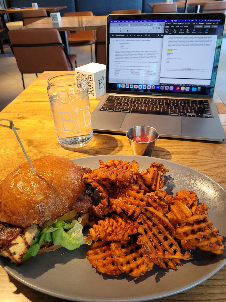 Sarah Riley Cox tweet media