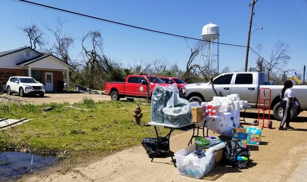 cjpalway's tweet photo. #Diaperbankonthemove is in Silver City, MS.  If you know anyone needing assistance, please send them to the Post office. #disasterrelief #silvercityms 
#fillinginthegaps 
#DeltaStrong 
#MississippiStrong 
#support 
#community https://t.co/Uek6F449vU