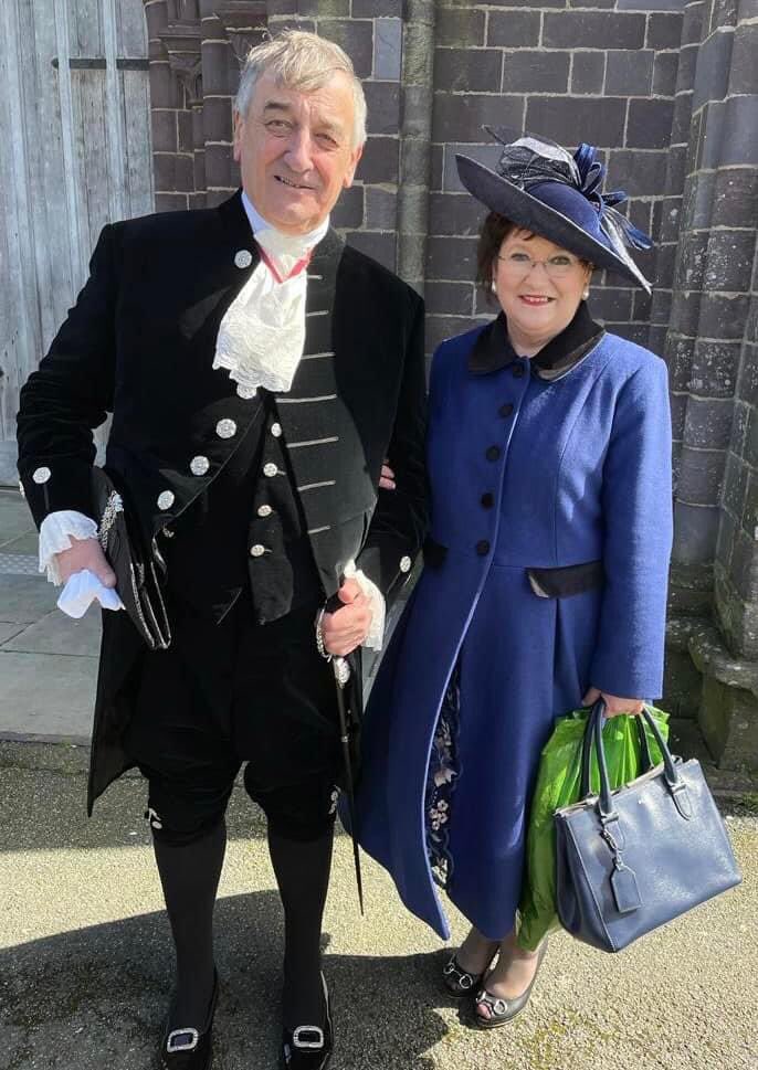 HS_Dyfed's tweet photo. Yesterday, it was my honour to handover the ancient office of High Sheriff of Dyfed to my friend Meurig Raymond at St Davids Cathedral. It was a wonderful occasion &amp; I would like to wish Meurig &amp; Hilary the very best for the coming year. @StDavidsCath @meurigraym @highsheriffs https://t.co/8sye8xB9Kg