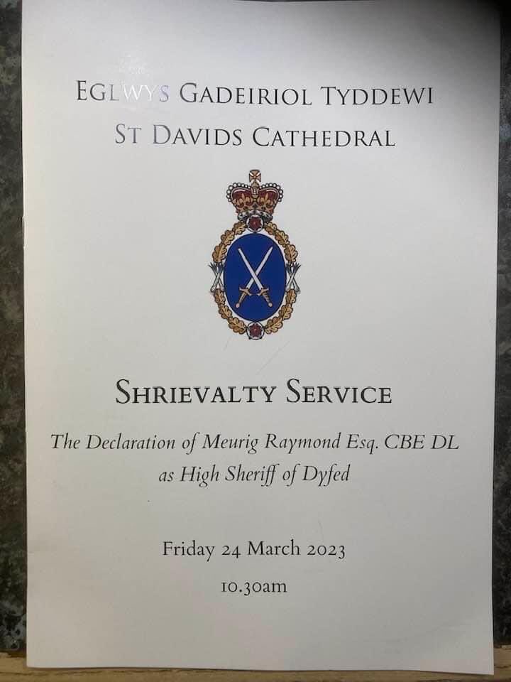 HS_Dyfed's tweet photo. Yesterday, it was my honour to handover the ancient office of High Sheriff of Dyfed to my friend Meurig Raymond at St Davids Cathedral. It was a wonderful occasion &amp; I would like to wish Meurig &amp; Hilary the very best for the coming year. @StDavidsCath @meurigraym @highsheriffs https://t.co/8sye8xB9Kg