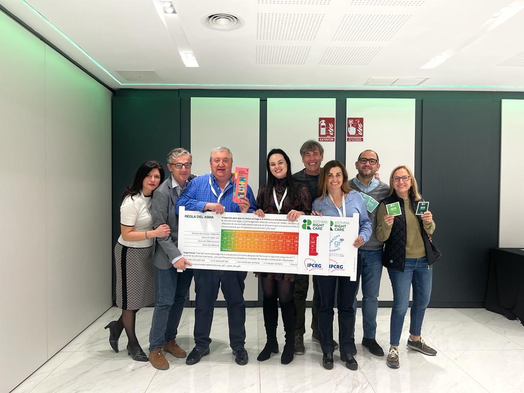 El equipo de Asthma Right Care de GRAP dando lo todo en las XIII Jornadas de GRAP en Madrid. ⁦<a href="/IPCRG/">IPCRG</a>⁩ ⁦<a href="/SociedadGRAP/">Sociedad GRAP</a>⁩