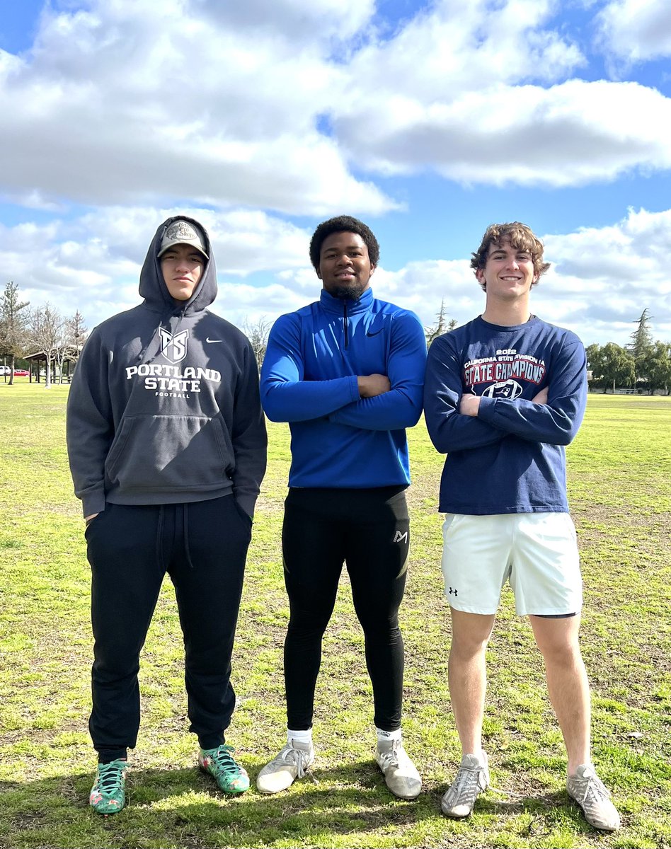 Phil34Coach's tweet photo. Big things coming for these three!!! Great Session today with AJ @AlexBanducci1 , Ifeanyi @Ifeanyi42037853 , and Ry @Ryalvidrez34 #SecuringTheBasics #SnapperLife🏈 @TheChrisRubio @SpecialTeamsU @LongSnappingLS https://t.co/P6CCld6gnd