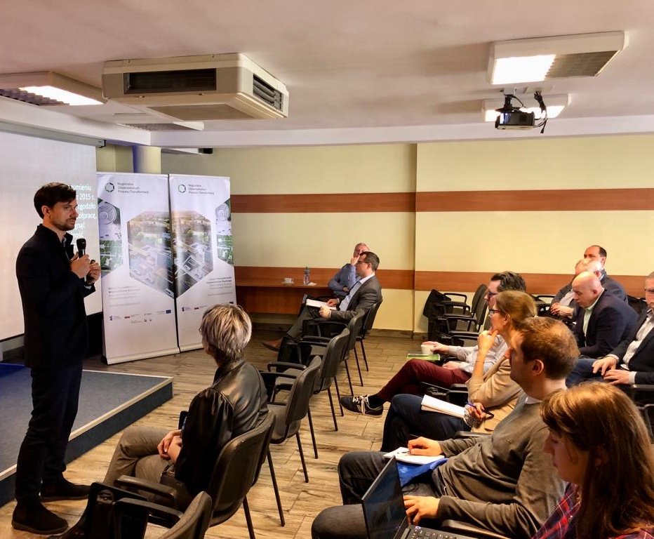 patryk_bialas's tweet photo. Na warsztatach #GIPH o #innowacje dla przedsiębiorców, wynalazców i pionierów technologii dla zielonej energetyki, mówiłem o potencjale #Obserwatorium Specjalistycznego #Energetyka, które działa przy Park Naukowo-Technologiczny #EuroCentrum w ramach #SORIS #Slask 🍀 https://t.co/44t6sINMVi