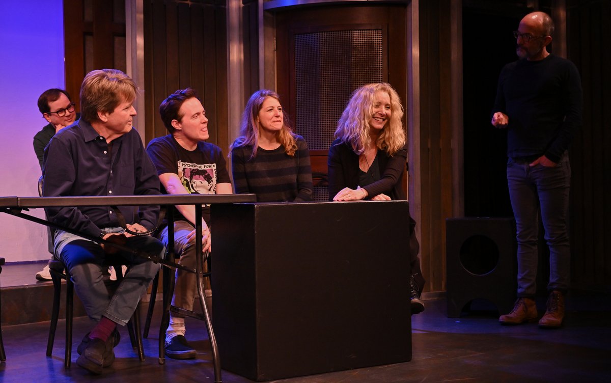 DHmagazine's tweet photo. @LisaKudrow performs in @groundlings  “Cookin’ with GAS” improv show on March 23, 2023 in Los Angeles, CA.

#DHMagazine #DHMag #Groundlings #CookinWithGas #30thAnniversaryShow https://t.co/SQx1jOupkE