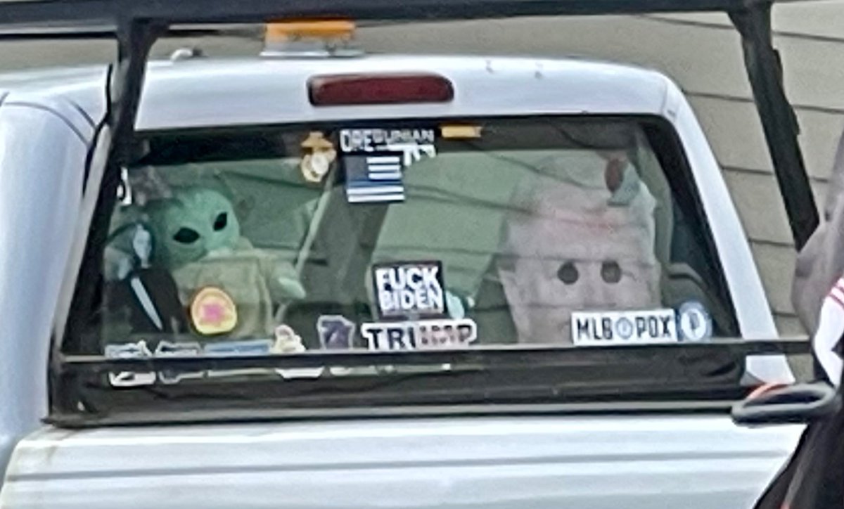 ChrisMijares7's tweet photo. I go out front to have my coffee and first lung dart of the day, and I see this candidate for the saddest #TrumpTruck parked across the street from my house.

It sure encompasses all things #Trump; old, white, small, unimpressive and not worth much.

#TrumpRally https://t.co/PZroco1XEu