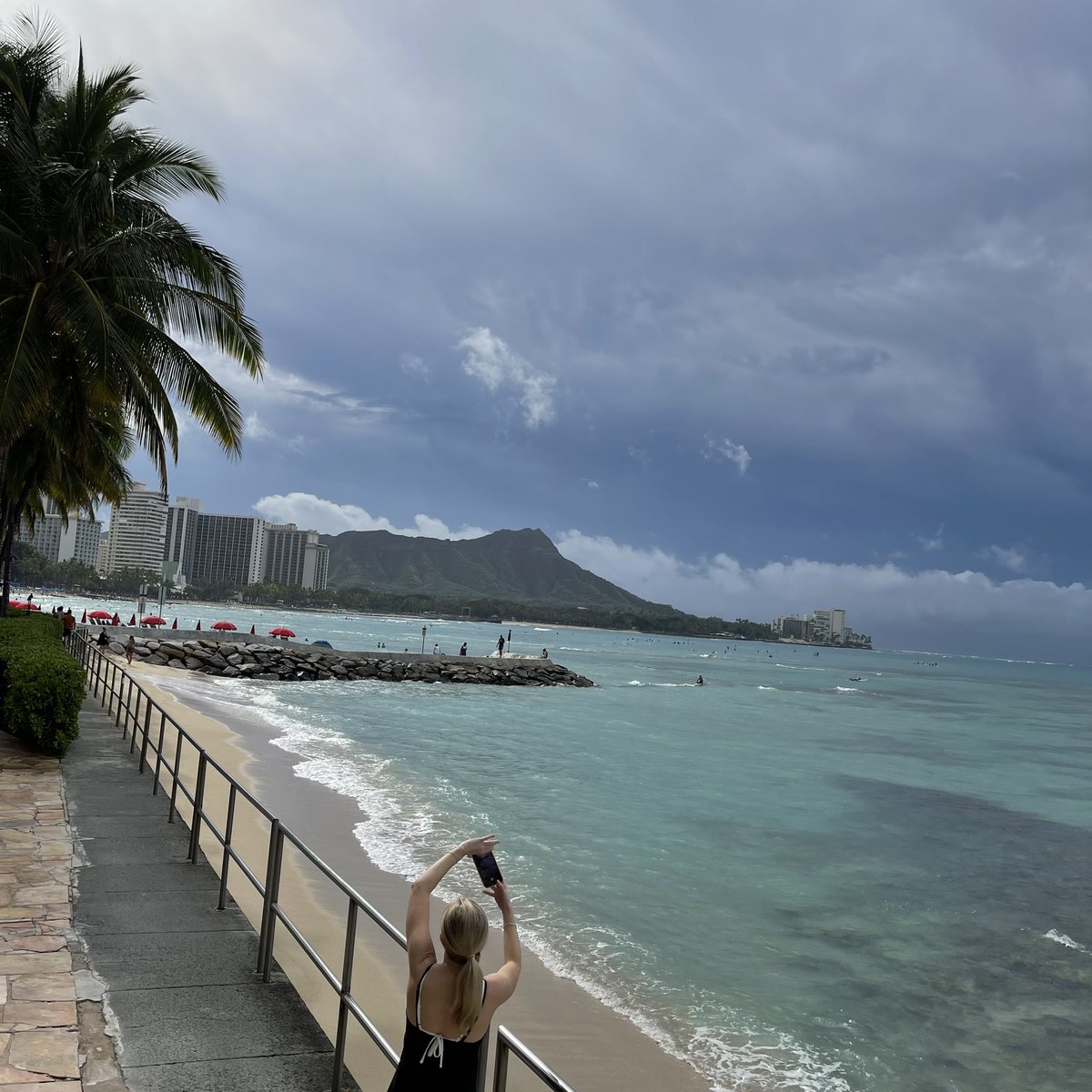 MihoRiddle's tweet photo. ハワイからAloha☀🌴🌺🌈🏖

#aloha 
#爽やかな朝です
#朝のハワイ
#海
#シェラトンワイキキ https://t.co/x6ONNbfunt