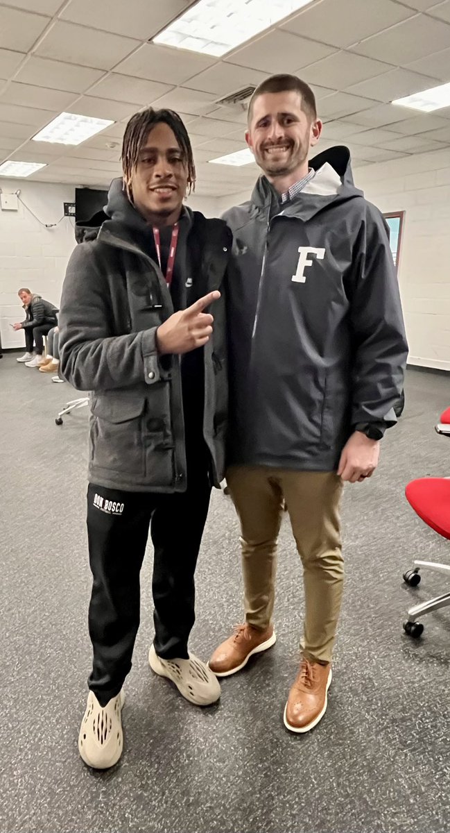 omaree4x's tweet photo. I had an amazing time at @FORDHAMFOOTBALL while getting to see my old teammate and workout partners, thank you coaches❤️❤️!!! @CoachPetrarca @OL_Coach_Giufre got having me https://t.co/7zCNYbel1b