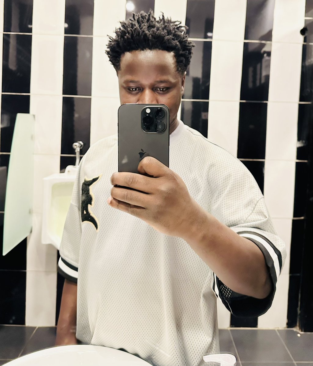 selectajeff's tweet photo. To some o’ y’all that mistake me for a “Fellow Rich Kid” 😩😂😂😂😂😂
I am a ground zero hustler..
Since Day 1.
Let’s Keep Working, we all gonn’ make it 
Fa Sho 💪🚀🙏 https://t.co/Vy7881XH7F