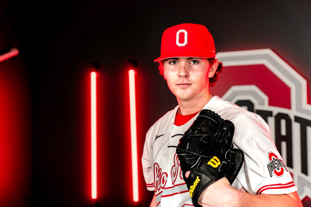 BOTTOM 8⃣ | <a href="/Loganjones___/">Logan Jones</a> is now on the mound for the Buckeyes. Indiana has taken a 13-6 lead. 

#GoBucks