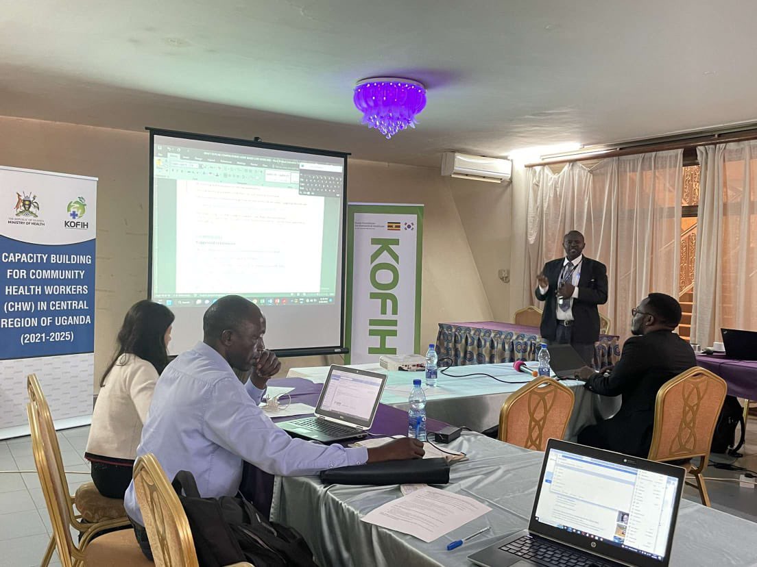 kofihuganda's tweet photo. From March 20th to 23th, @MinofHealthUG Dpt of Community Health together with @kofihuganda held the 1st Workshop to develop comprehensive integrated community #homebasedcare Guidelines under #KOFIH Community Health Workers project. https://t.co/pcyripRcoA