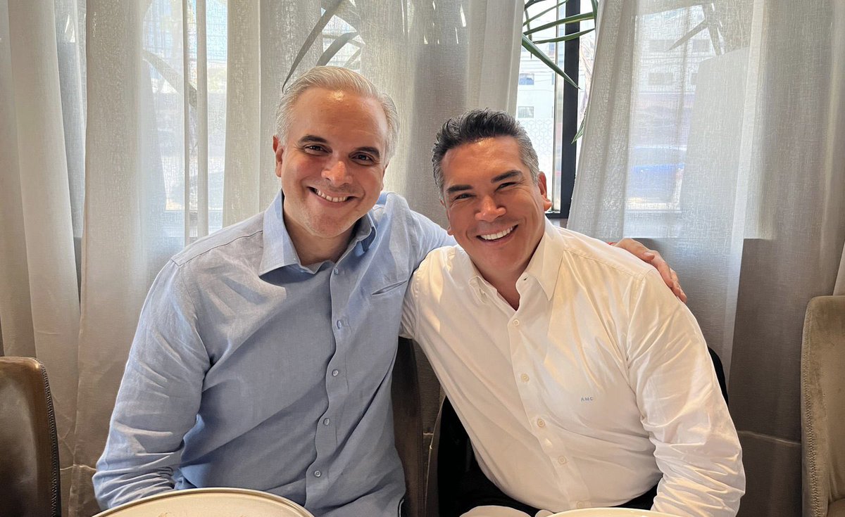 alitomorenoc's tweet image. Que gusto reunirme con el Ministro de Trabajo de la República Dominicana, Luis Miguel de Camps; platicamos sobre las grandes oportunidades de desarrollo que podemos generar en la región latinoamericana y caribeña. ¡A trabajar en equipo!