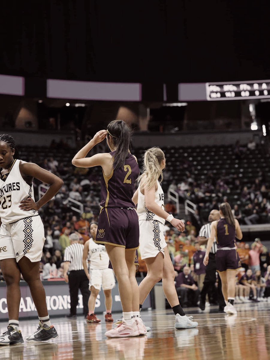 leighwyman2's tweet photo. Went down in the State Finals at the Breslin Center a week from today. Got my MRI results yesterday, I tore my ACL and will be getting surgery sometime soon. Praying for a fast recovery, can't wait to be back on the court 💜💜 https://t.co/99STFbogt5