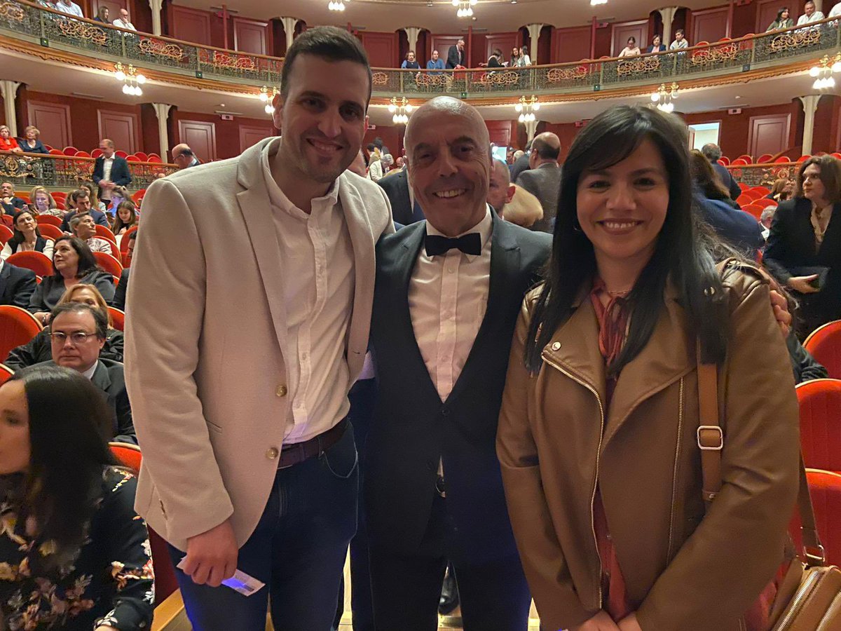 josemolinabaena's tweet photo. En el Pregón de la Semana Santa 2023 #ProyectoEsperanza #PorElCambio #PorElEmpleo #AntonioHurtado #Smile 🌈🌹💚 https://t.co/lIE52AG0cS