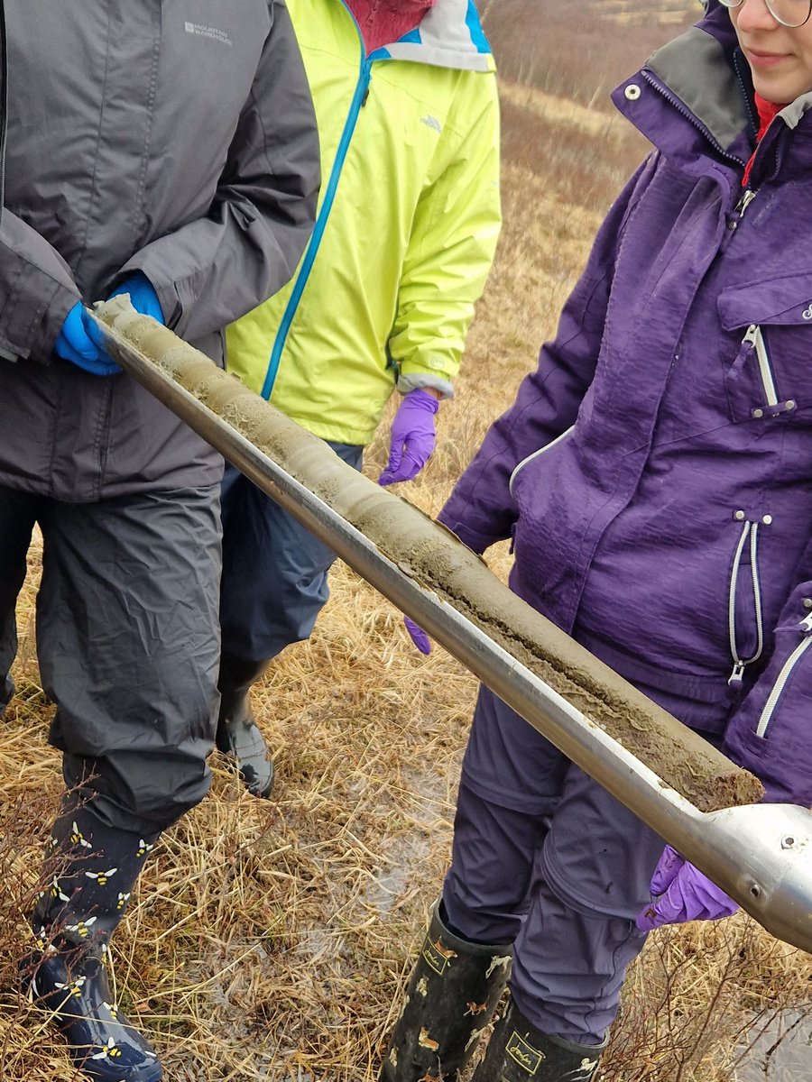 AnnaBeckett98's tweet photo. Moving on to discussions of the timing of events in this region during the Late Glacial, we visited a classic late glacial site - Loch Etteridge! 
MSc students took some basal core sediments of the infilled lake basin to look at the lithostratigraphy of the site.
4/5 https://t.co/KdVTyRjpdQ
