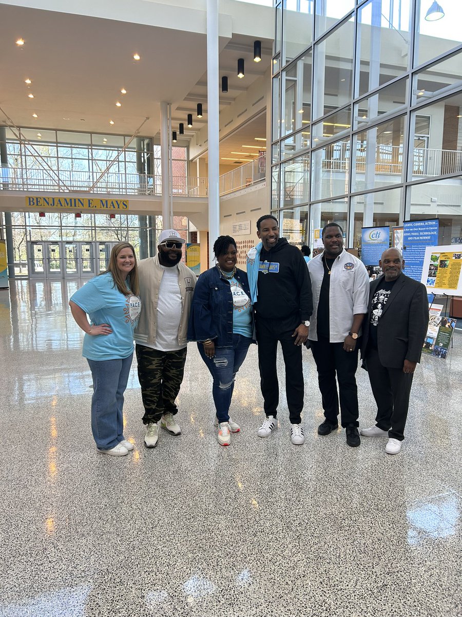 apsupdate's tweet photo. Happening Now: The P.A.C.E Violence Prevention! Together, we can create a safe and supportive environment for our students and put an end to violence. 

#APSInAction
#2036MissionPossible
#APSViolencePrevention https://t.co/DK0wXNgjwS
