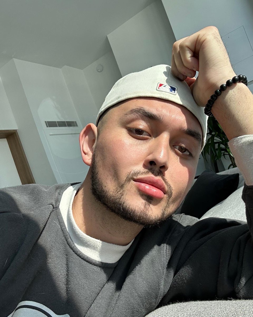 JAVIER tweet media