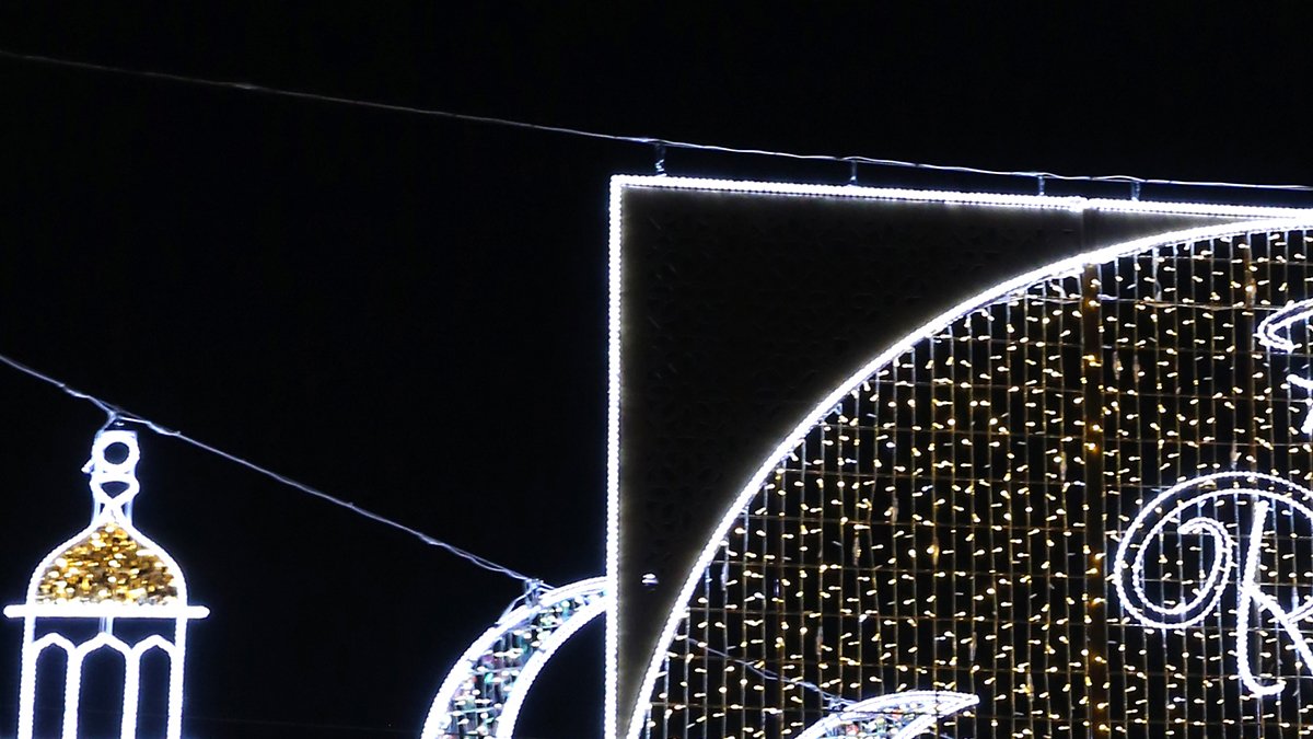 SadiqKhan's tweet photo. For the first time ever - the West End is lit up by a beautiful display of lights to mark the holy month of Ramadan.

📸 Piccadilly Circus #Ramadan2023 ☪️ https://t.co/2cgogZVXxo