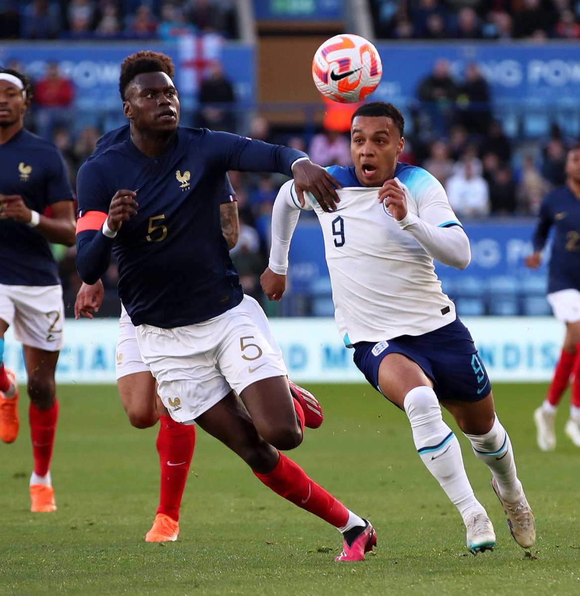🇫🇷 Benoit Badiashile was 100% on his aerial duel battles (2/2), ground duel battles (2/2), successful tackles (2/2) for France against England. Benoit also was the most accurate passer (96%) and completed more long balls (8/9) in the game. 

#CFC #ENGFRA