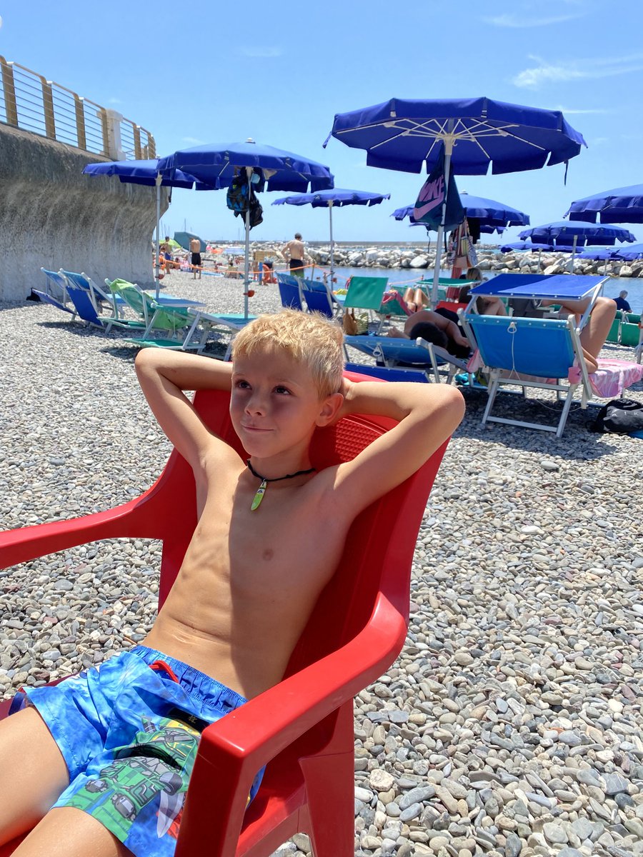 RLevaggi's tweet image. Ricordo estivo con il figlio pietro e i nipotini 🤩