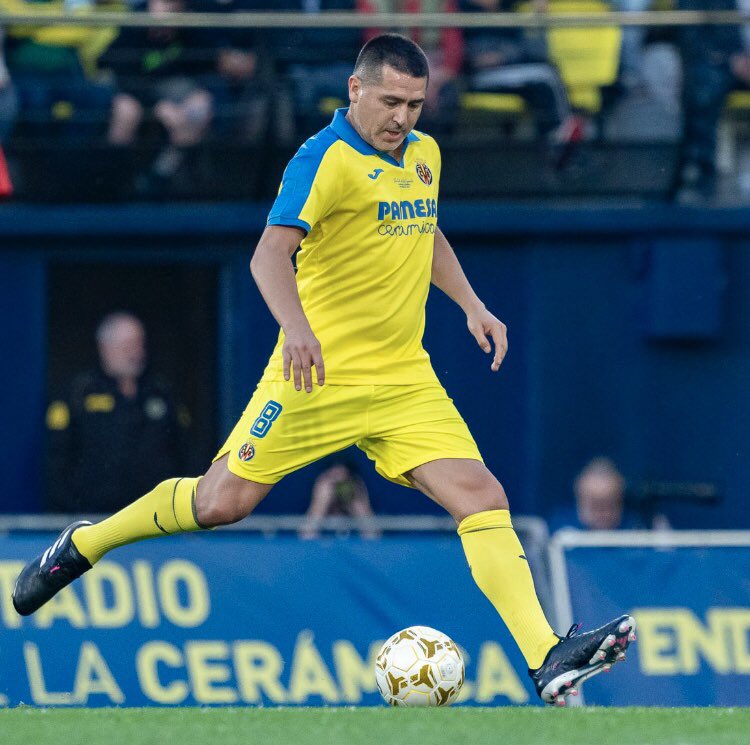 OffsideStats's tweet photo. Juan Román Riquelme es el Último Diez, el último artesano del fútbol y el último mohicano de un juego que ya no existe. Es el orfebre de la pausa, del pase y la palabra. Desde hace añares que siento el deber de defenderlo hasta cuando no estoy de acuerdo, es más fuerte que yo. https://t.co/P9LjY9LMsz