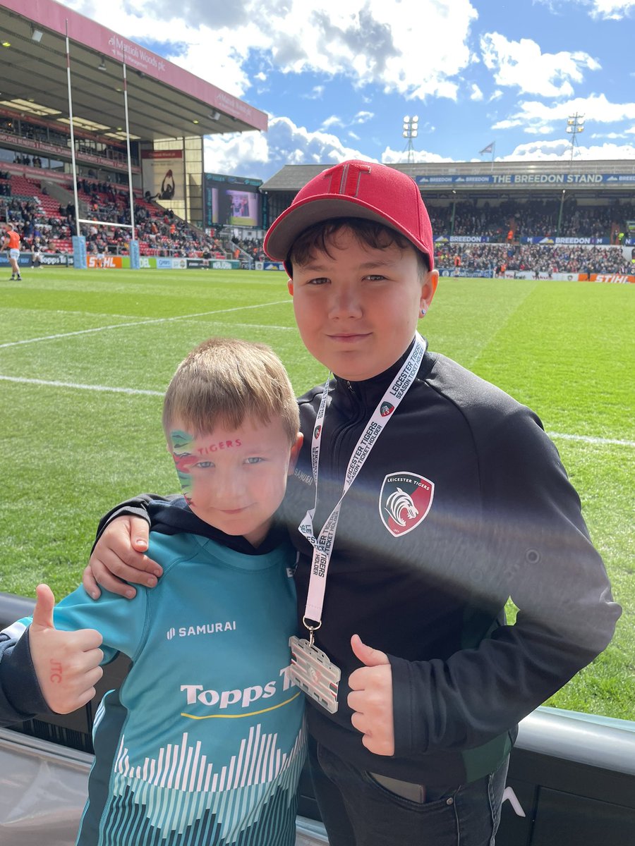 JPash6's tweet photo. Great result for @LeicesterTigers today! Can’t wait for Edinburgh under lights on Friday! Boys so happy with the photos today too! 
🐯🏉 https://t.co/9pawMC0Rgo