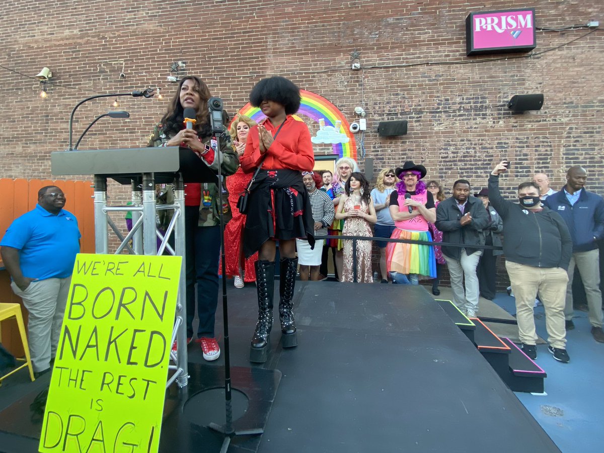 stlmayor47's tweet photo. If Jefferson City Republicans don’t want to see drag queens and the vibrancy of St. Louis’ LGBTQIA+ community, they can stay home.

Proud to join in the Grove tonight the advocates and allies who are leading the fight to #ProtectTransKids and protect LGBTQIA+ rights in Missouri. https://t.co/zpk0MgExN8