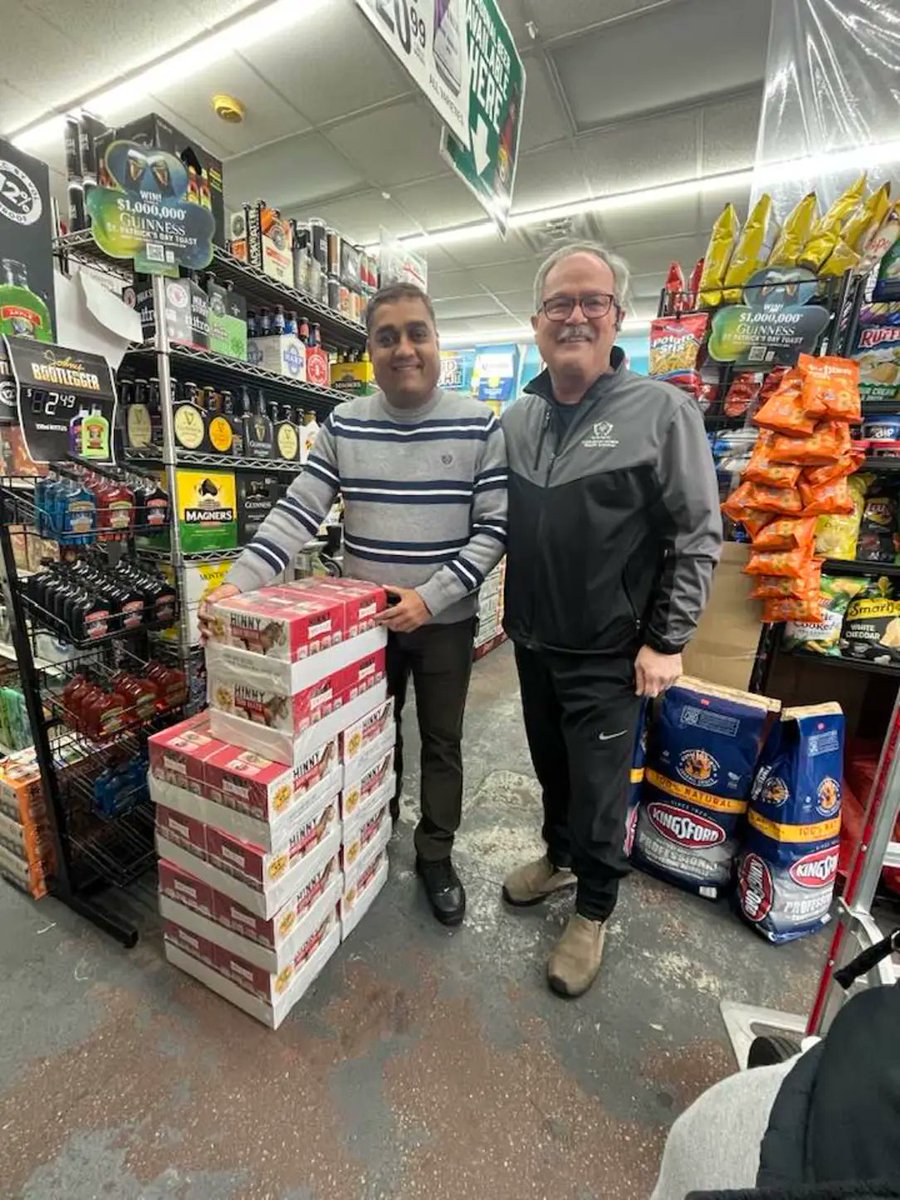 HinnyHard's tweet photo. Hey #LongIsland - Hinny has arrived!

#HinnyHardSeltzer is now available at Bargain Beverage in Valley Stream, NY. https://t.co/a4F6EKmKrV