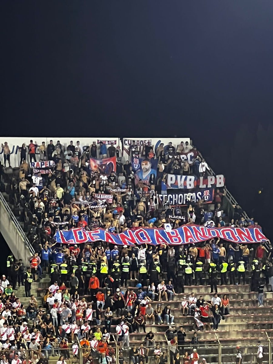 triple_azul's tweet photo. 🔴🔵Dónde hay que estar !
Con la U dónde juegue .LM BAND.
#vamoslaU #udechile #salta #RiverPlate #losdeabajo #losmacul #laU https://t.co/Oalftgdkgj