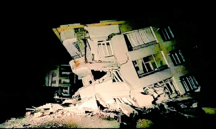 HjIfn5's tweet photo. ✅undoubtedly protect🏚️ your home from collapsing, by the command of Allaah, during earthquakes: 
#megabassines
#LoveIsBlind 
#earthquake
✅ لحفظ دارك🏚️من الأنهياروأنت فيه عند وقوع #زلزال
#زلازل
#رامز_جلال
#ذاكر_نايك
#ياسمين_عز
#مصر
#هزة_أرضية👇
https://t.co/3C7oemWeNJ
..👆 https://t.co/0vvvwVOfcG