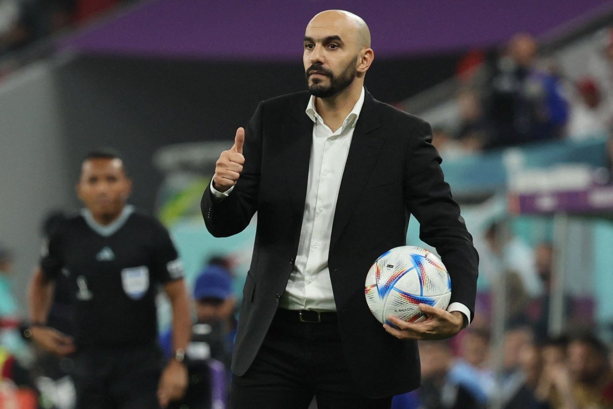 lnstantFoot's tweet photo. Walid Regragui : "On a battu le Brésil, en plein Ramadan, après le Tarawih (prière quotidienne du Ramadan). C'est fou !" 😂🇲🇦 https://t.co/Mbq23hNzS1