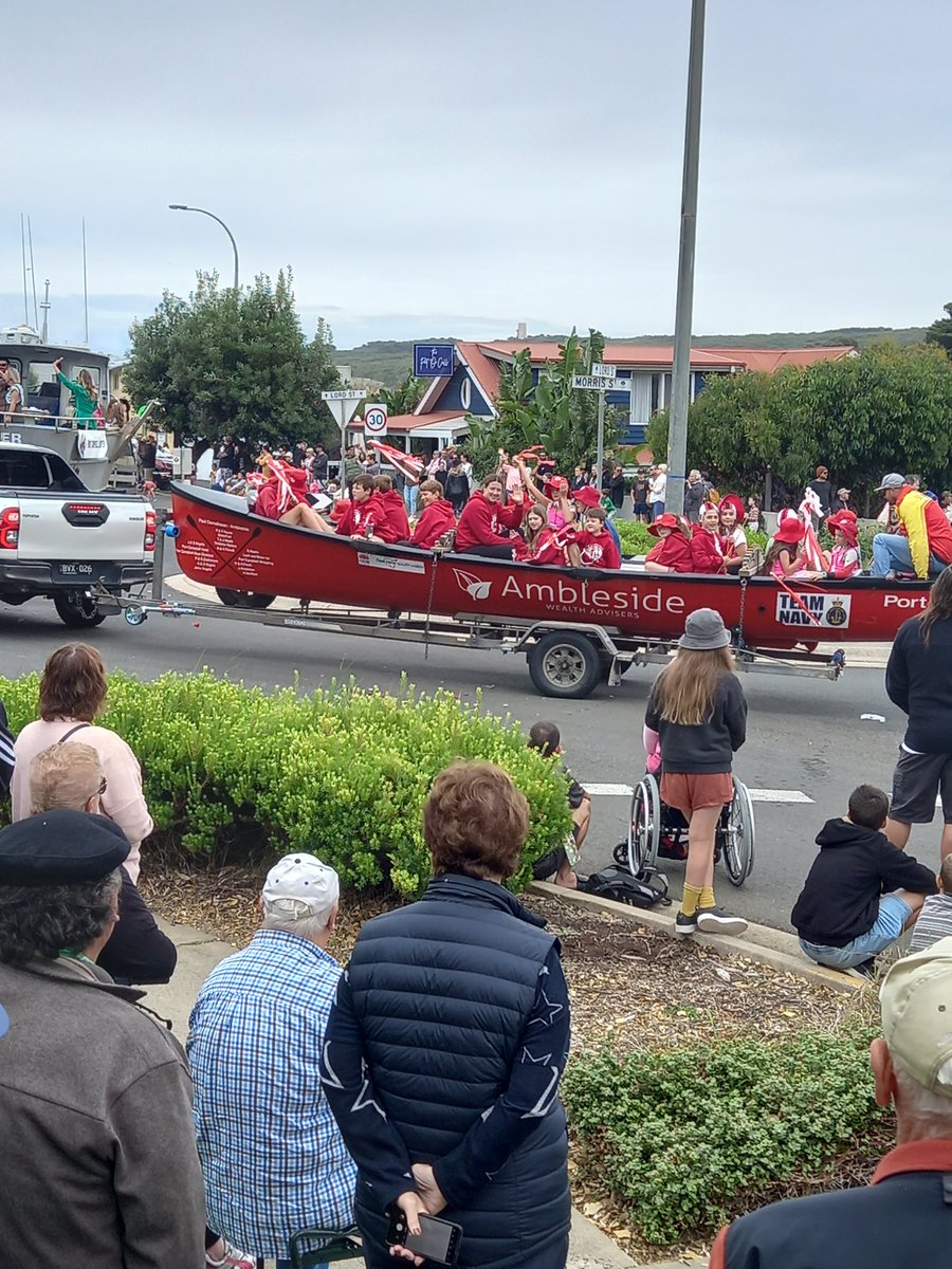 Donna_Edge_'s tweet photo. The atmosphere is electric at the Pt Campbell #CrayFest .... https://t.co/nGjaYFrUDi