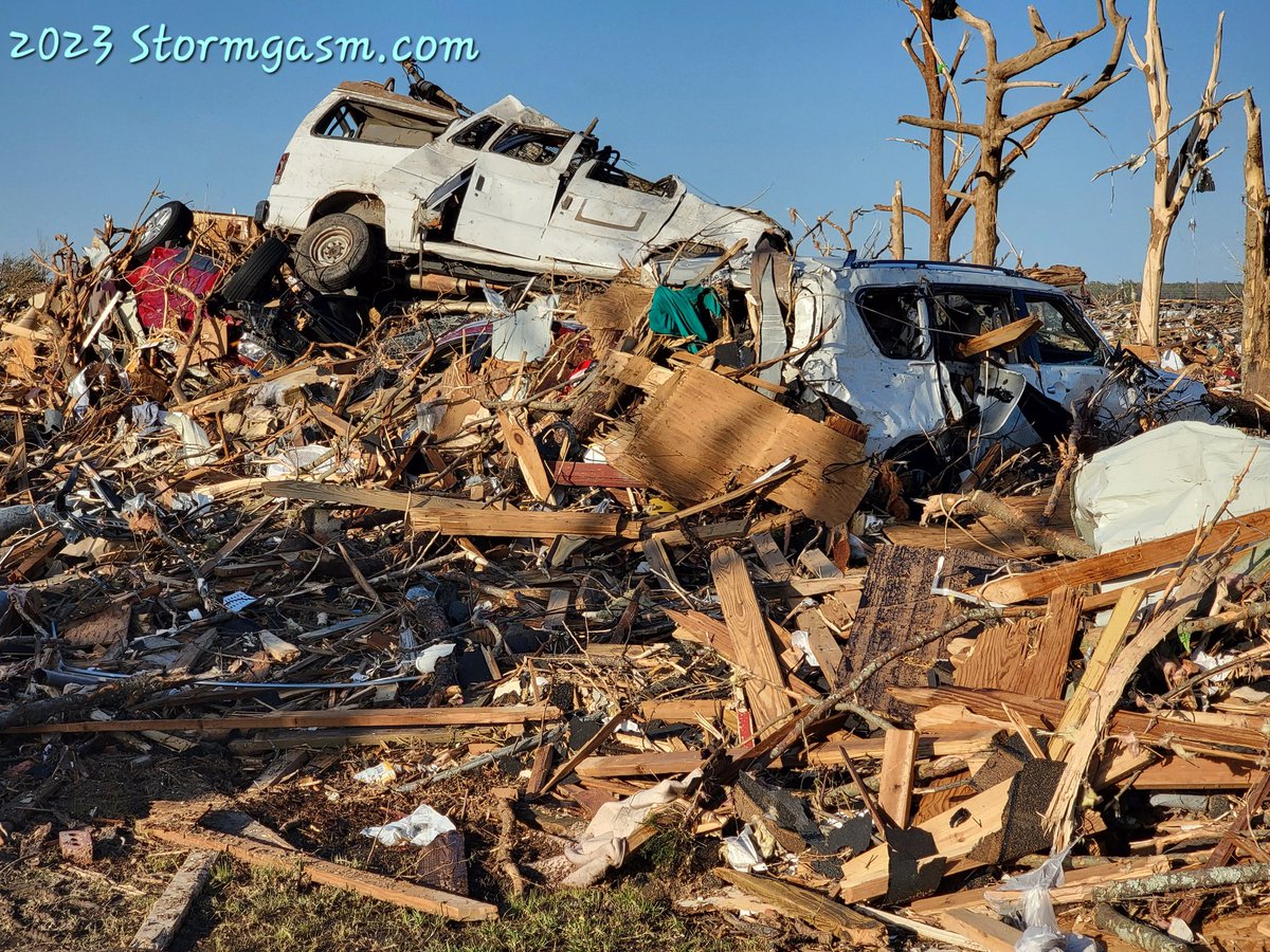 SimonStormRider's tweet photo. Surveyed Rolling Fork, MS today:
Found several DIs suggesting EF4 damage. We didn't find anything close to suggesting EF5 in town. Haven't surveyed entire path, yet.
w/ @JustonStrmRider 
#MSwx https://t.co/xppj7pB69b