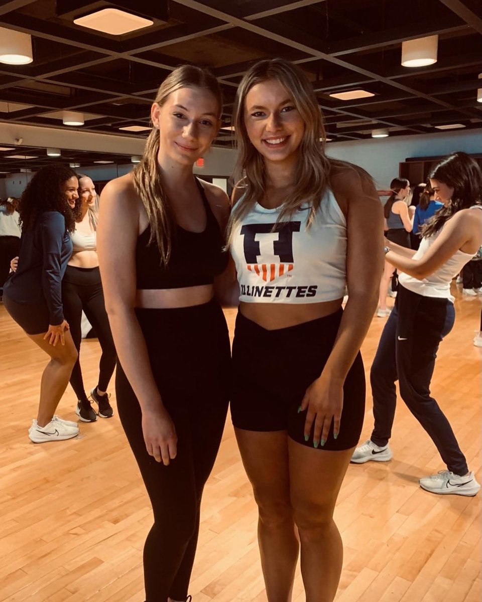 oakforestdance's tweet photo. We are SO PROUD of our junior dancer @kathyjurasik for attending the @illinettesdanceteam clinic today at the University of Illinois! You make us smile when we see you stepping out of your comfort zone and working toward your dreams! GO ILLINI! ๐งก๐ #bengaldance #collegeclinic https://t.co/ED0dCu4wFM