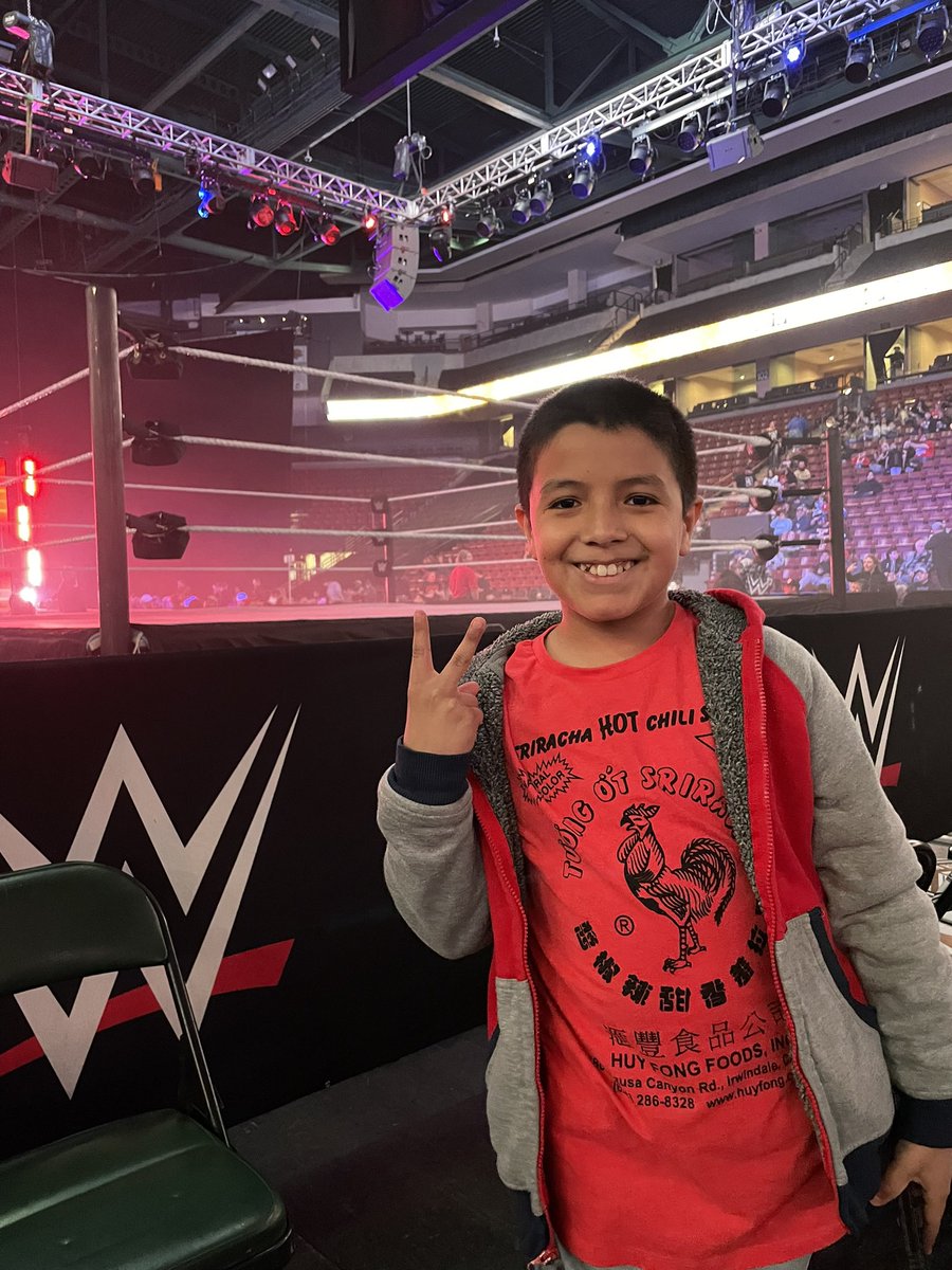 JuliousPuentes's tweet photo. We are at #WWESaltLakeCity!! Let’s go! https://t.co/UlXObEagOs