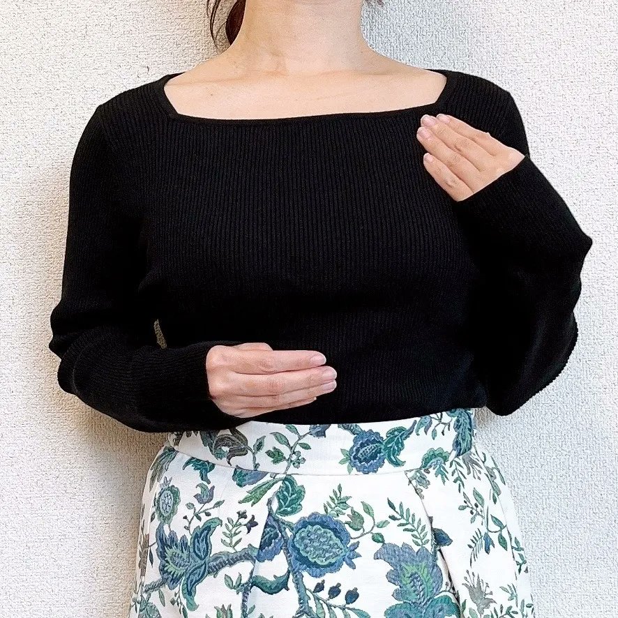 「【グローバルワーク】華奢見せの天才じゃん…!一枚でサマになる「激かわトップス」首」|BuzzFeed Japanのイラスト
