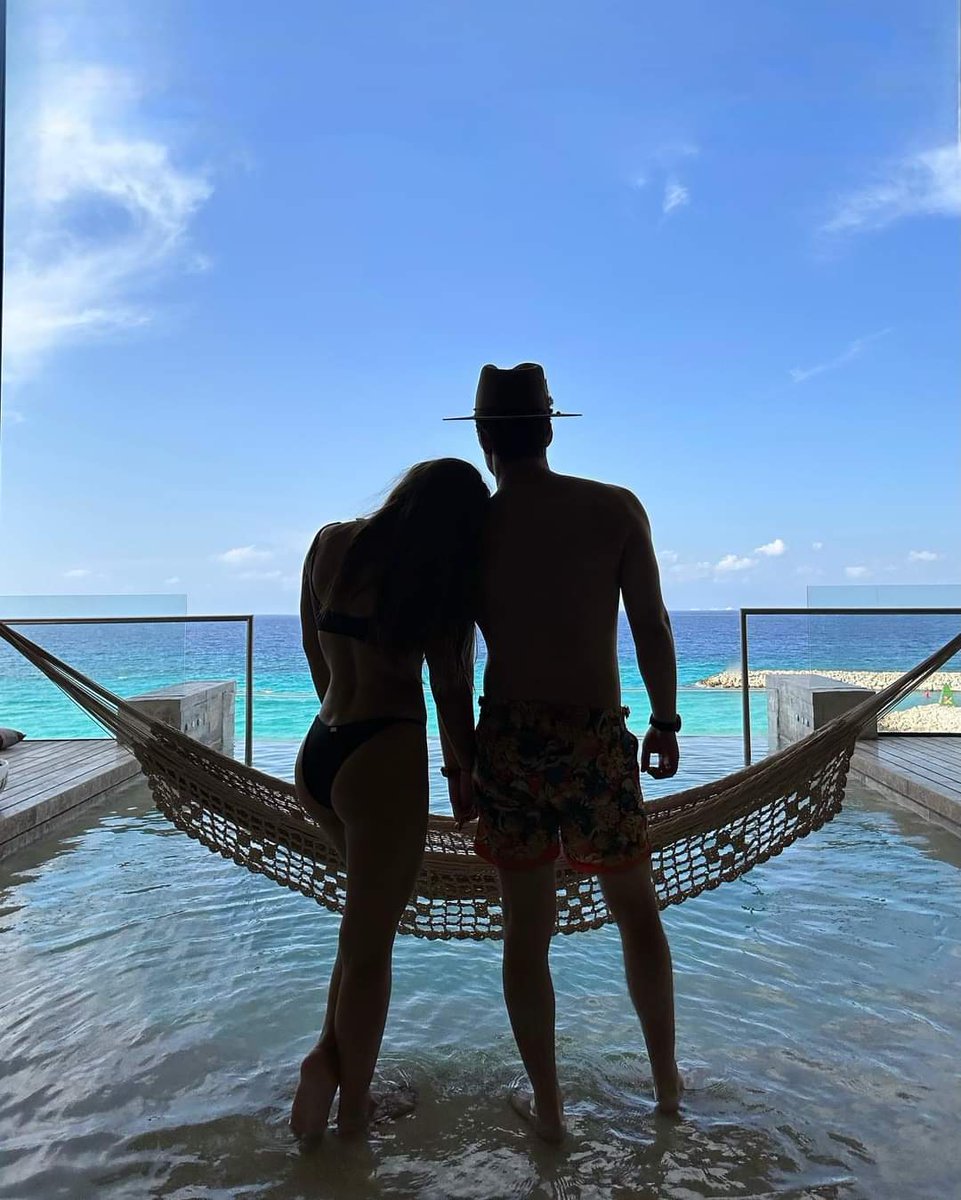 QuintanaRooHoy1's tweet photo. 😍Renata #Notni y Diego #Boneta eligieron a la #Riviera Maya para disfrutar unas #románticas #vacaciones https://t.co/uSbRun0lLk