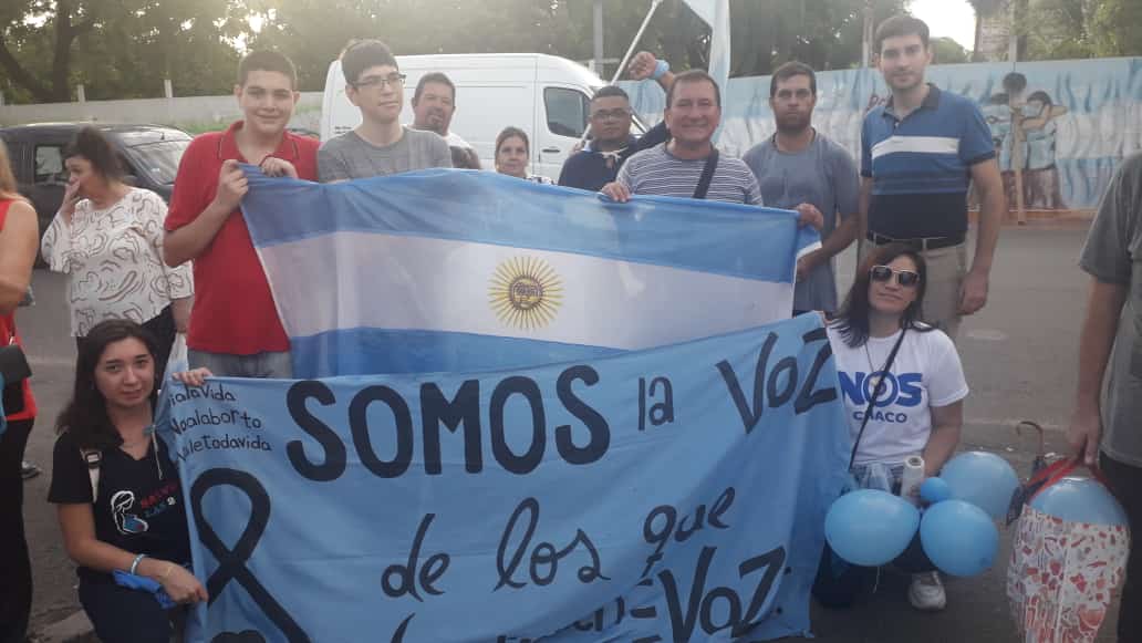 chaco_nos's tweet photo. NOS CHACO organizador de la Marcha por la Vida.
Gracias al Movimiento Familia y Vida, Abogados Católicos, Rosario por la Vida, 40 días por la Vida, Rosario de Mujeres y a todos los defensores de la Vida que participaron de la Marcha.
¡Deroguen la abominable ley del aborto YA. https://t.co/O9lEkjCDwz