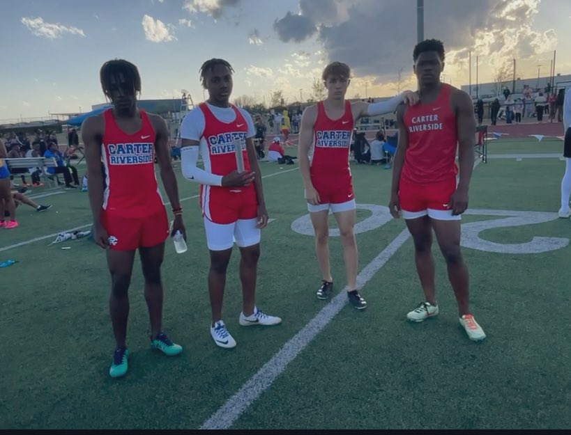 JayThomas2023's tweet photo. Broke the school record for the 4x200 yesterday, @Opthittvjameer @DalynStewart1 what’s next?👀 https://t.co/OfhJBGWgDC