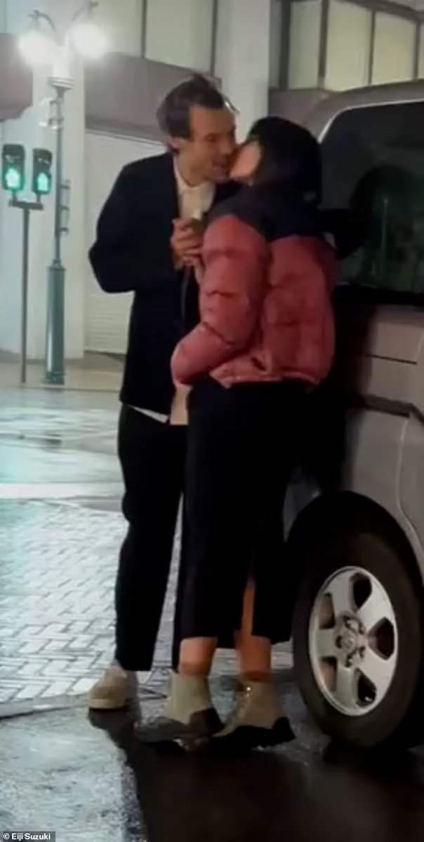 popcultureshub's tweet photo. Harry Styles appears kissing Emily Ratajkowski on the streets of Tokyo. https://t.co/UJ8kllhHWL
