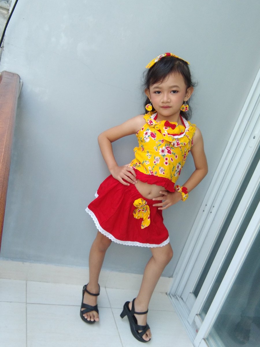 Week end  berfaedah jd macan ternak dlu 😅 ini anak mental nya bener2 luar biasa ini pentas di sekolah SMP dia doang bocil sendiri😅