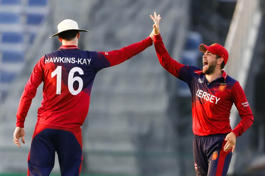 EmergingCricket's tweet photo. ๐จ Qualifier Play-Off Special #ECPod ๐จ
Can Namibia hold on at home with a depleted line-up? Can Jersey and Canada move into League 2? How will USA fare? Will PNG and UAE turn it around?
โฌ https://t.co/umMIWQBLFk
๐ข https://t.co/8WS4HWSs7w
๐ https://t.co/r1p4iE3oCW https://t.co/ItbAnWuUbM