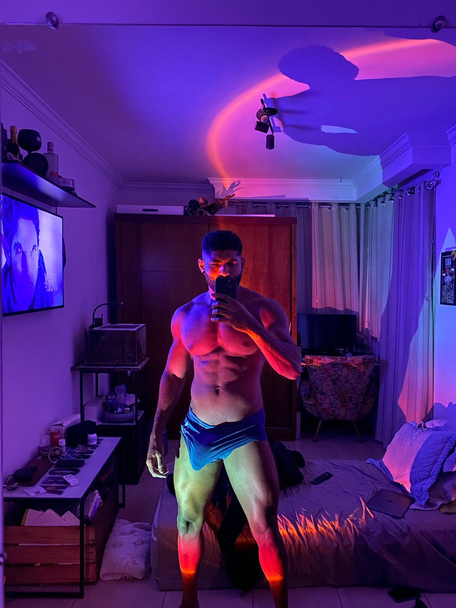 FsG8NqvX0AA0qCl?format=jpg&name=medium