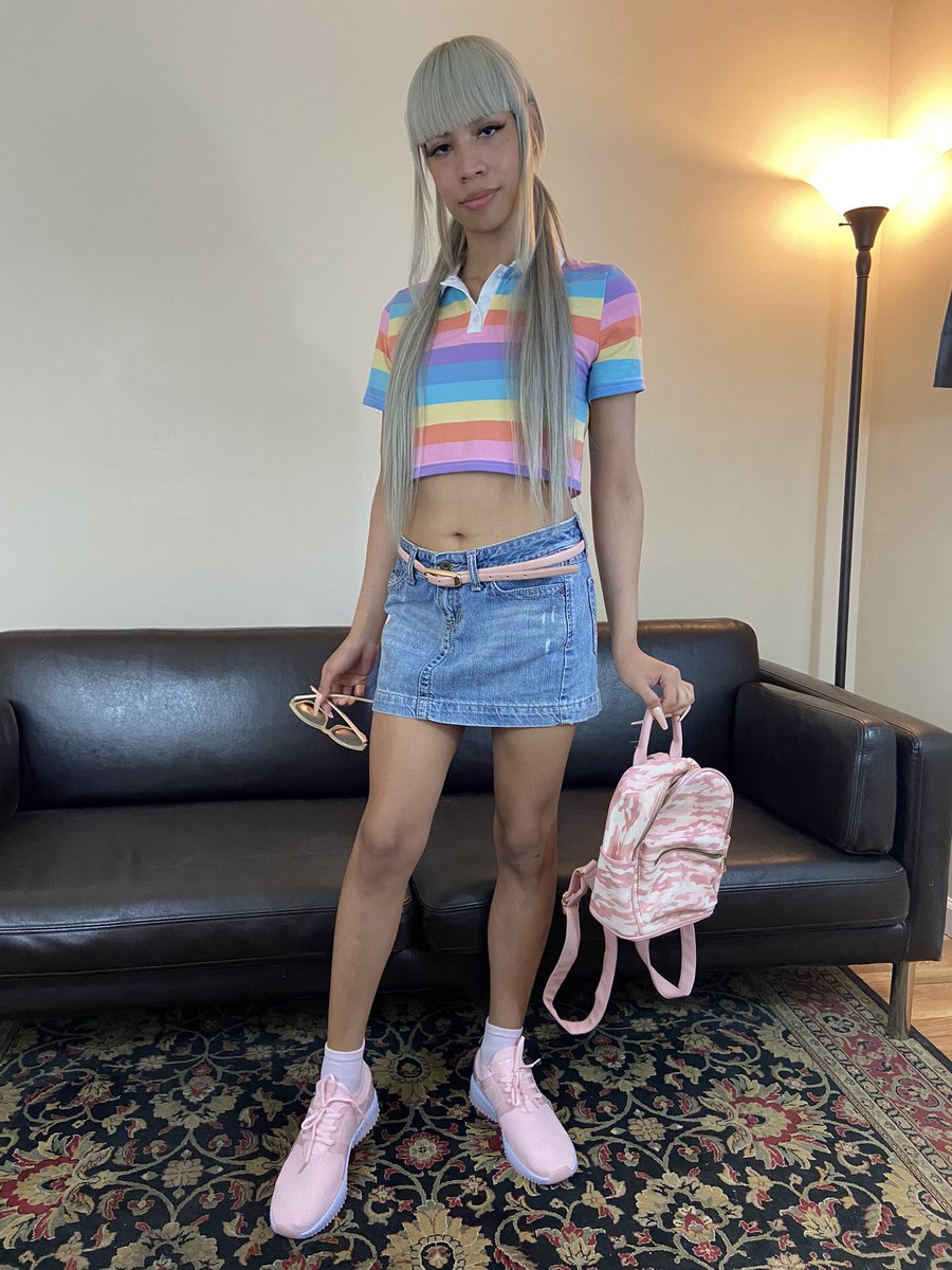PearlsOfTheMoon's tweet photo. day or night? 🌈🖤 https://t.co/TFloFjSQkX