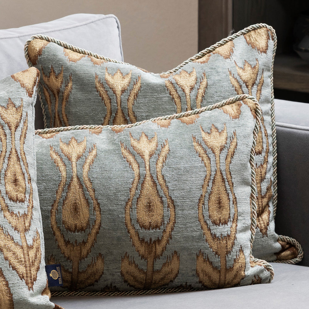 Tulip Fantasy

With its softened corners with a slight curve, this pillow cover is a perfect example of a modern-traditional synthesis.

nurpillowdesign.com

#luxurypillow
#pillowdesign
#interiordesign
#homedecor
#decorativethrowpillows
#highendpillows
#cushioncover