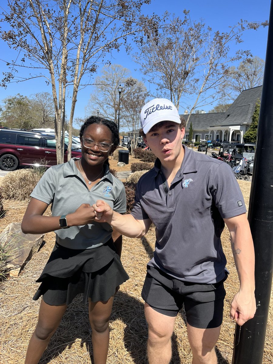 popehoundsgolf's tweet photo. Another busy crazy Saturday for boys and girls golf. Boys and girls played at Chateau Elan and another team of boys at Woodmont @PopeAthletics #family #ParTee #GG #grindtime #natelevine #ksmith #andrewheaton https://t.co/jJRuw343WO