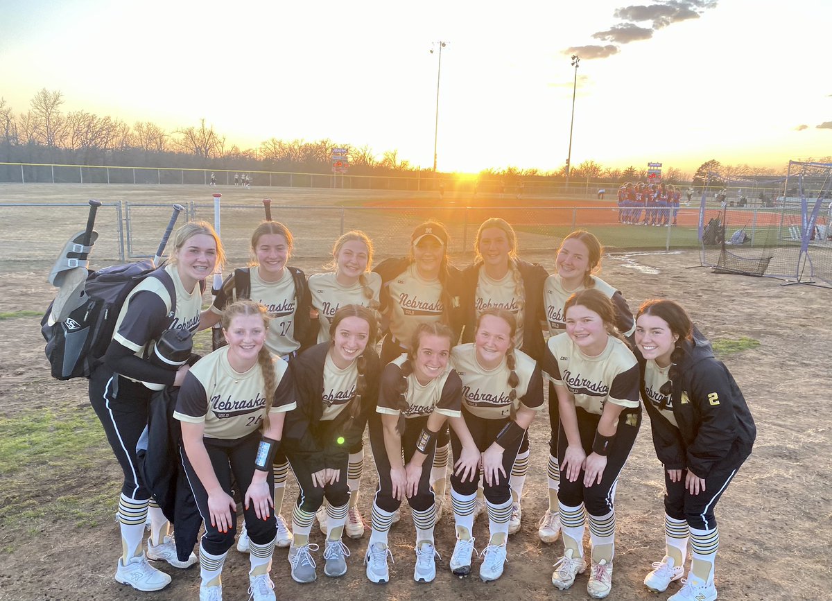 Nebraska Gold 16U tweet media